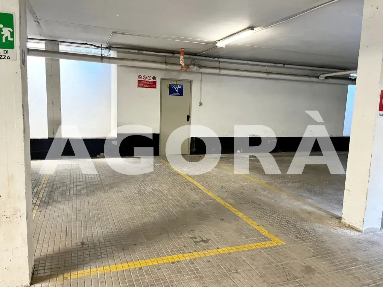 Parcheggio chiuso in Via del Pianeta Venere, Roma, {3} - Foto 2