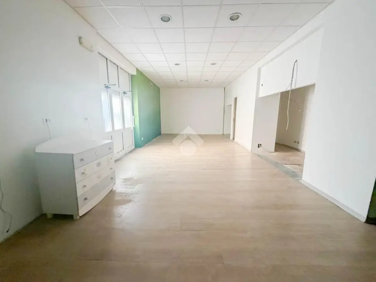 Negozio in Via Antonio Gramsci 12, Peschiera Borromeo, {3} - Foto 1