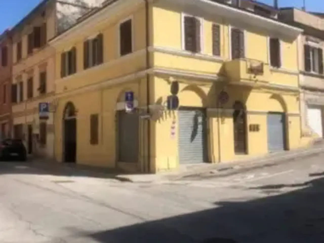 Magazzino in Via Fratelli Rosselli, Falconara Marittima, {3} - Foto 1