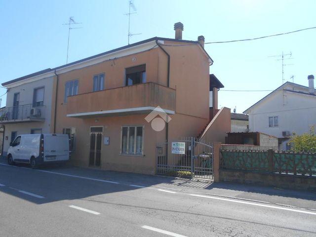 Casa indipendente in Via Cacciatori delle Alpi 35, Comacchio - Foto 1