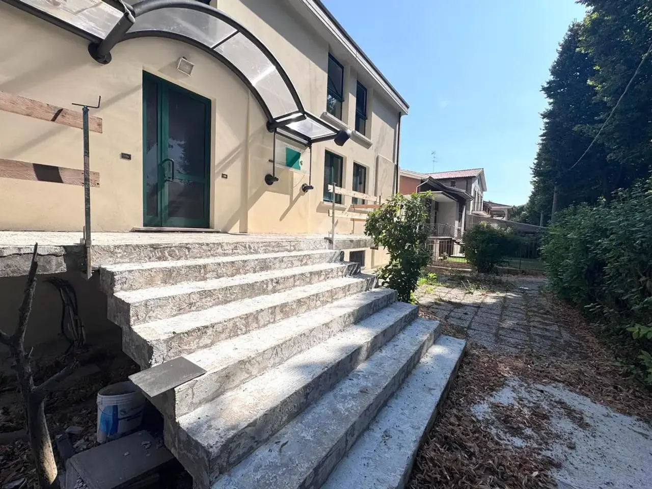 Palazzina commerciale in Viale Risorgimento 45, Volta Mantovana, {3} - Foto 2