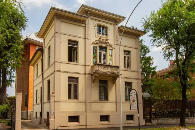 Villa in Viale Venezia 8, Busto Arsizio - Foto 1