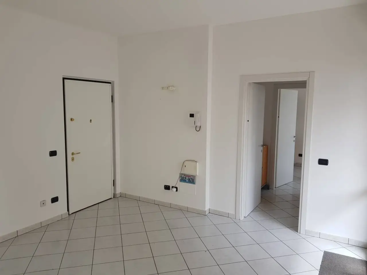 Ufficio in Via Carlo Forlanini 25, Busto Arsizio, {3} - Foto 2