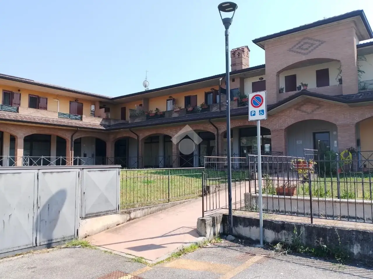 Negozio in Via Carlo Alberto dalla Chiesa 33, Maclodio, {3} - Foto 2