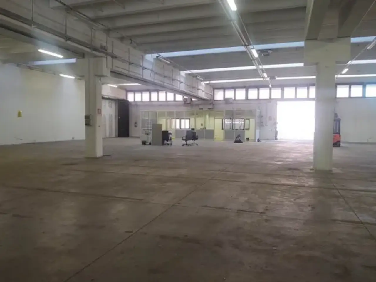 Magazzino in Via Emilia Ovest 1300, Modena, {3} - Foto 1