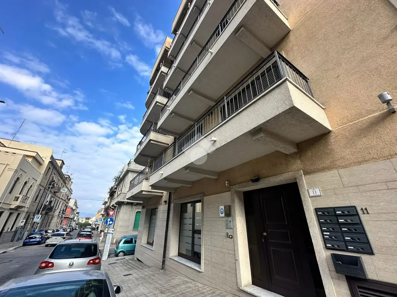 Magazzino in Deposito Via del Crocifisso 11, Reggio Calabria, {3} - Foto 1