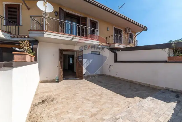 Villa a schiera in vendita, Via Sabin 25, Mascalucia - Foto 1