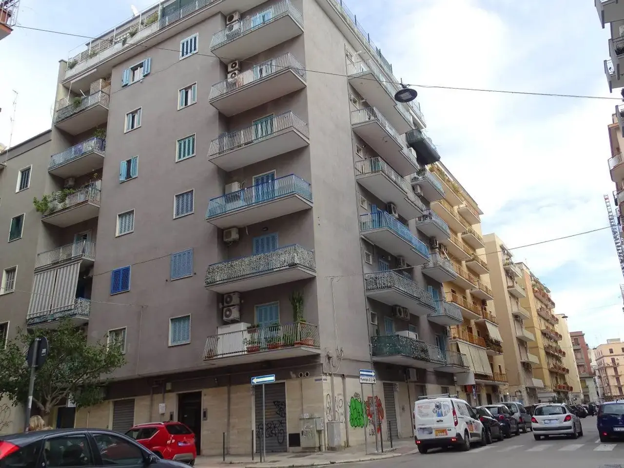 Negozio in Via Laterza 27 Angolo Via Buccari, Bari, {3} - Foto 2