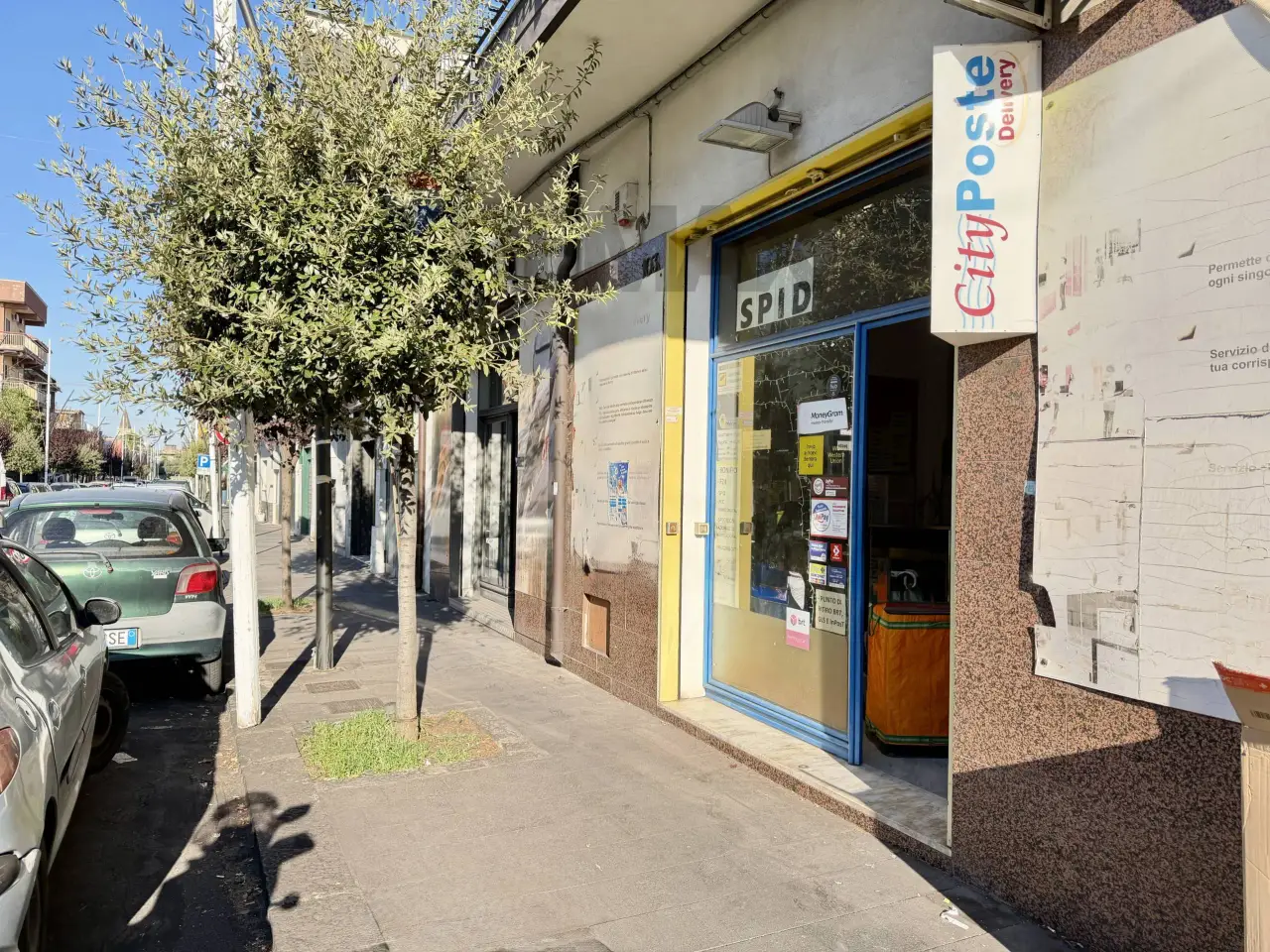 Esercizio commerciale in Via Guglielmo Marconi 103, Gravina Di Catania, {3} - Foto 1