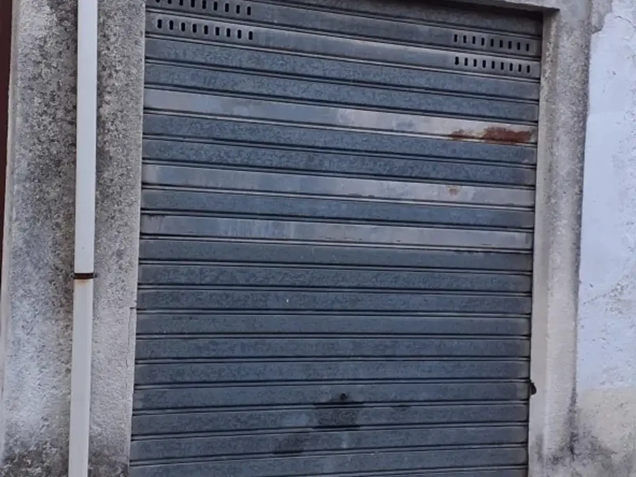 Parcheggio chiuso in Via Principe Amedeo 31, Canicattini Bagni, {3} - Foto 1