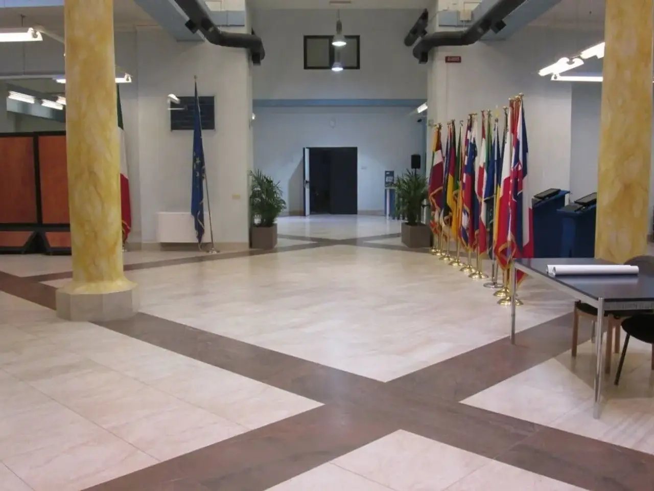 Ufficio in Via IV Novembre 149, Roma, {3} - Foto 2