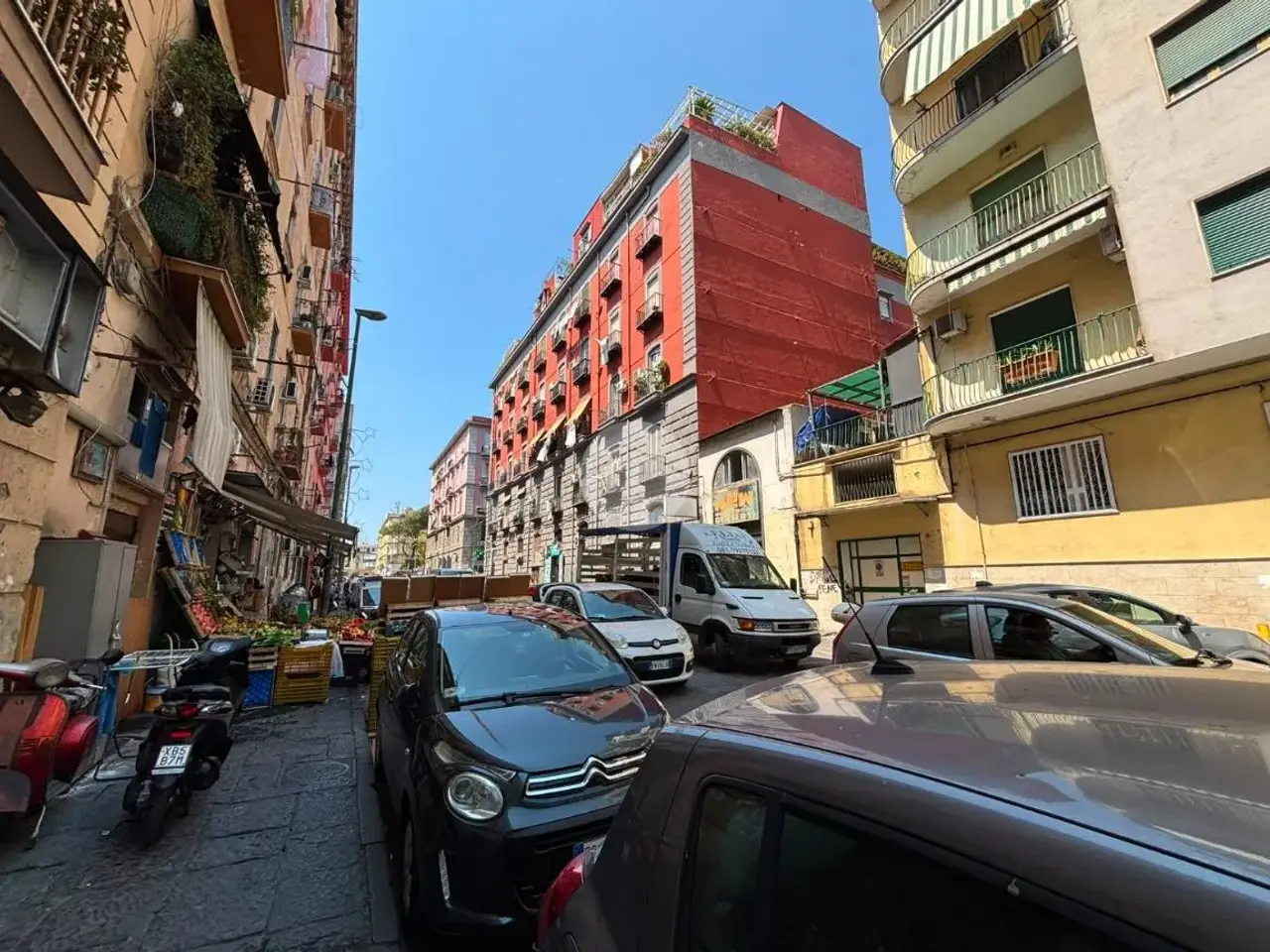Negozio in Via Pier delle Vigne 36, Napoli, {3} - Foto 2