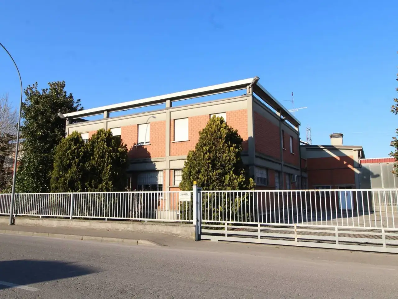 Capannone in Via Bartolomeo Riva, Piacenza, {3} - Foto 1