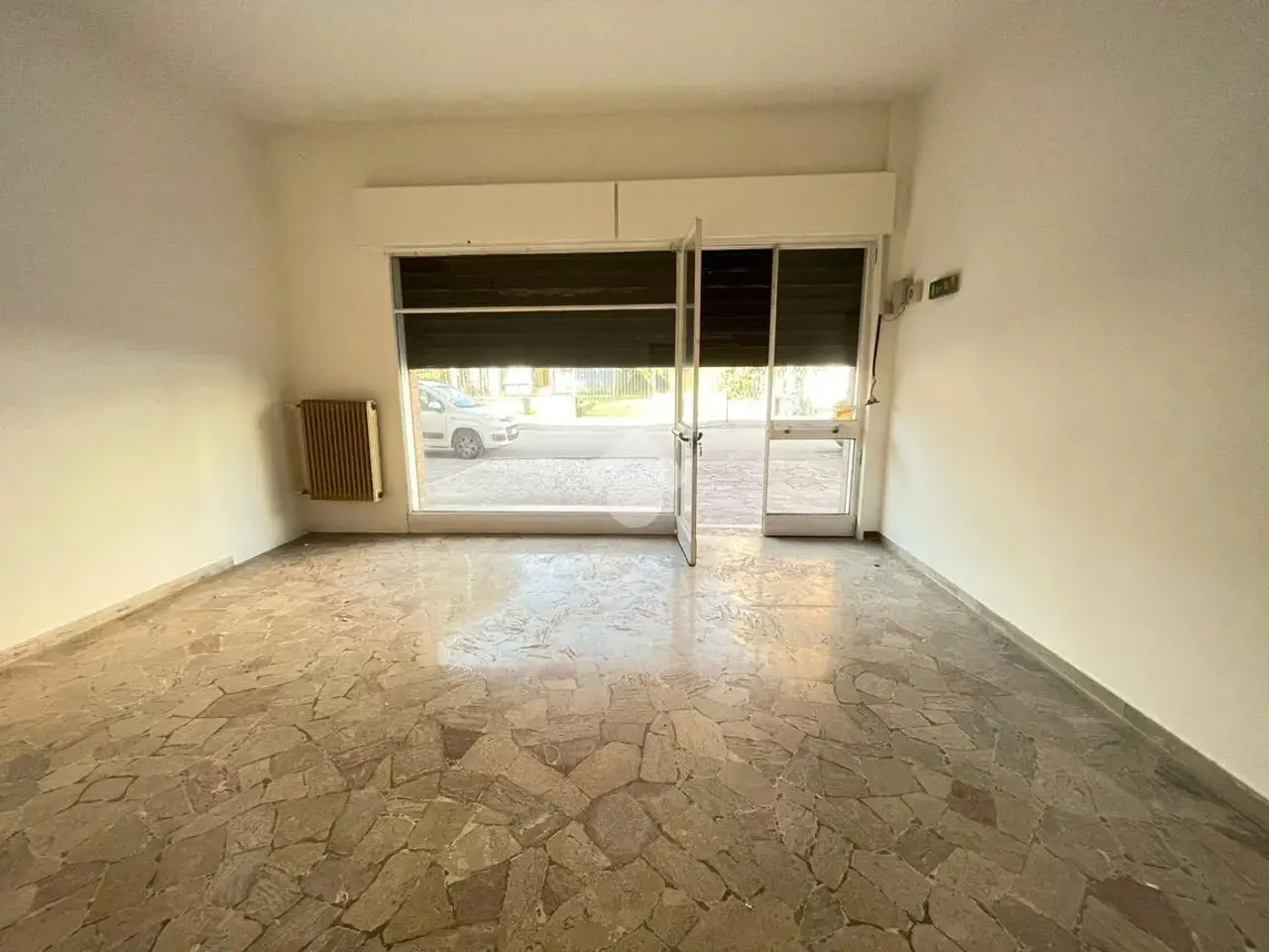 Negozio in Via delle Melette 57, Padova, {3} - Foto 1