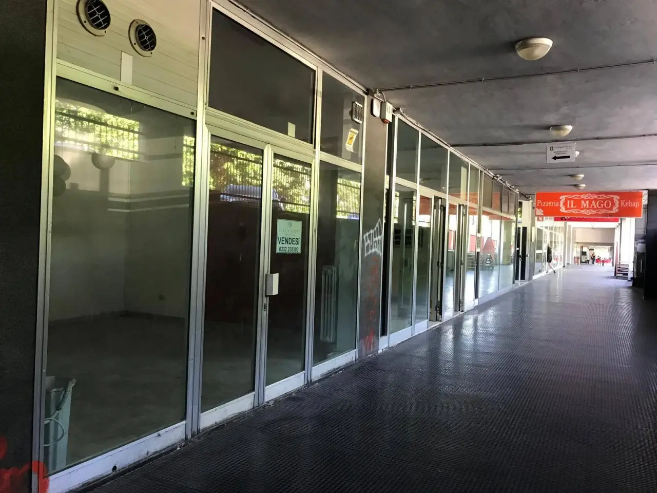 Negozio in Via Manin 30, Varese, {3} - Foto 1