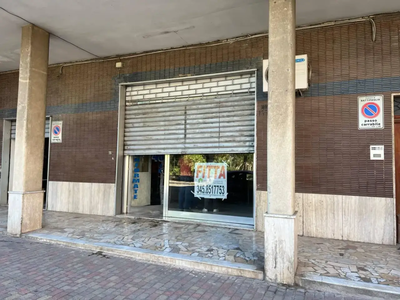 Locale commerciale in , Battipaglia, {3} - Foto 1