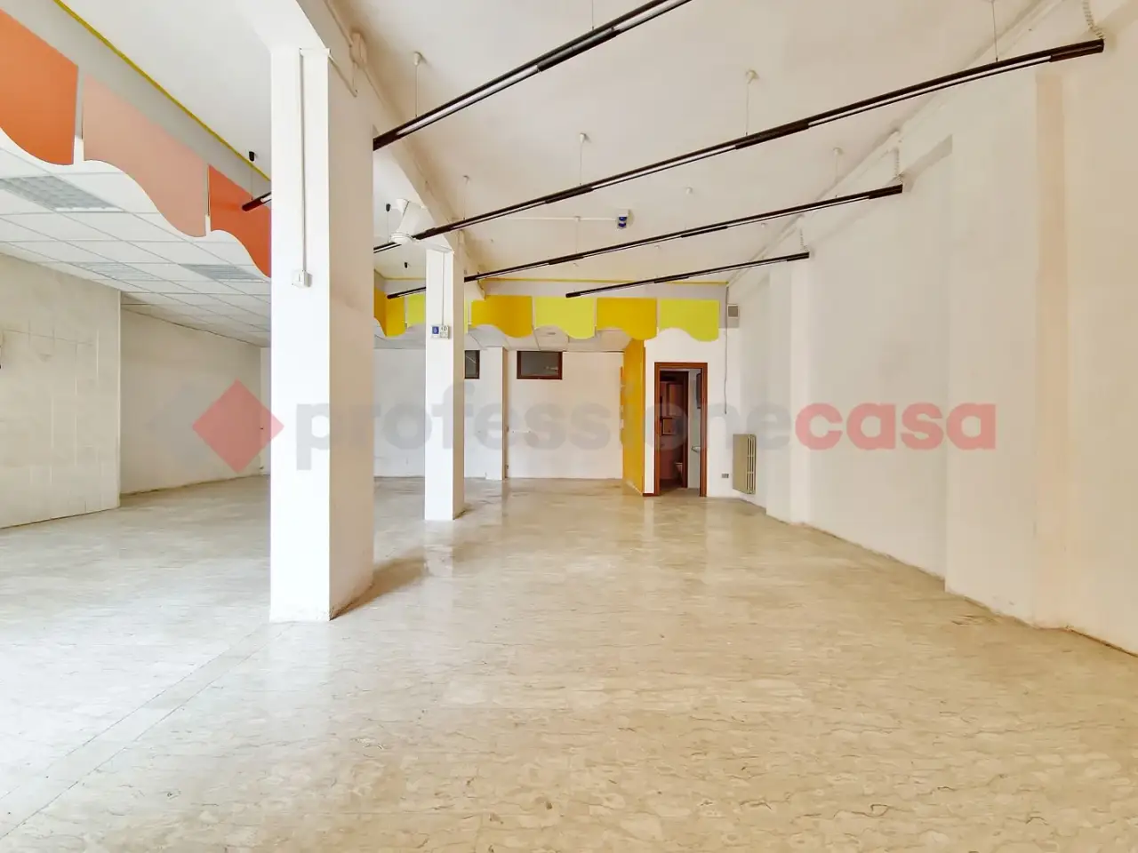 Negozio in Via Stati Uniti 4, L'Aquila, {3} - Foto 2