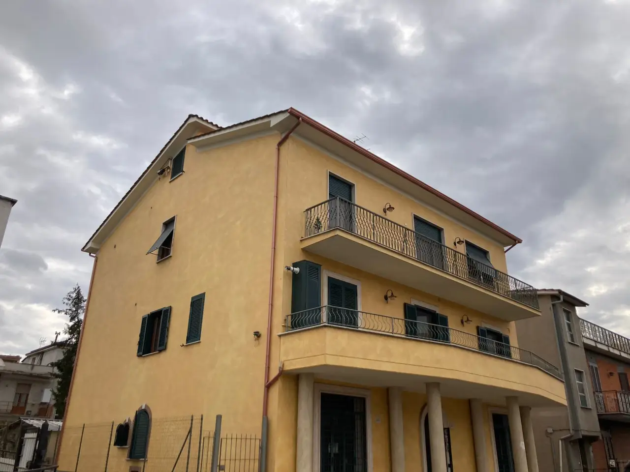 Palazzina commerciale in Via Giuseppe Garibaldi  125 a, Guidonia Montecelio, {3} - Foto 1
