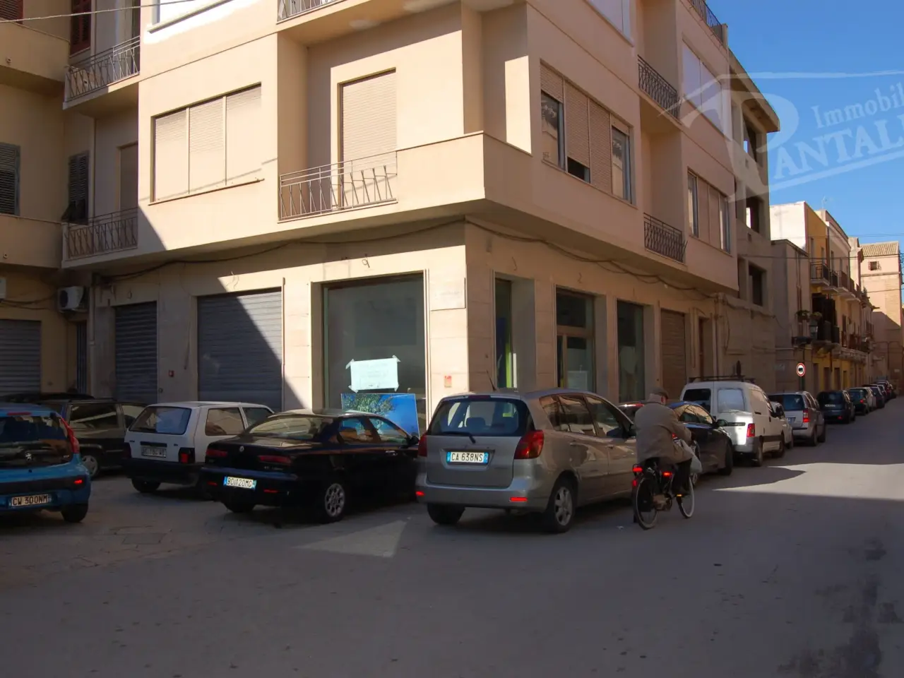 Esercizio commerciale in 
Via Frisella									, 
Marsala									, Marsala, {3} - Foto 1