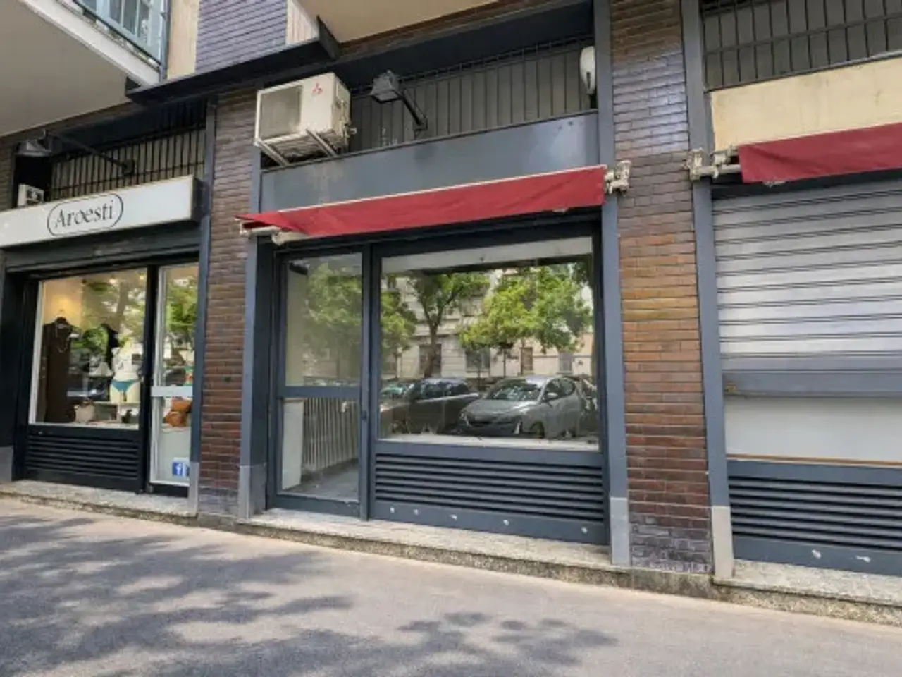 Negozio in Via Andrea Solari 23, Milano, {3} - Foto 1