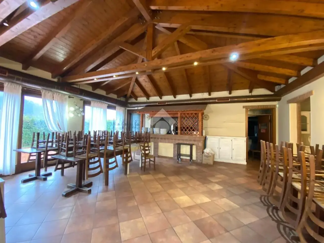 Palazzina commerciale in Via Euganea Bresseo 50, Teolo, {3} - Foto 1
