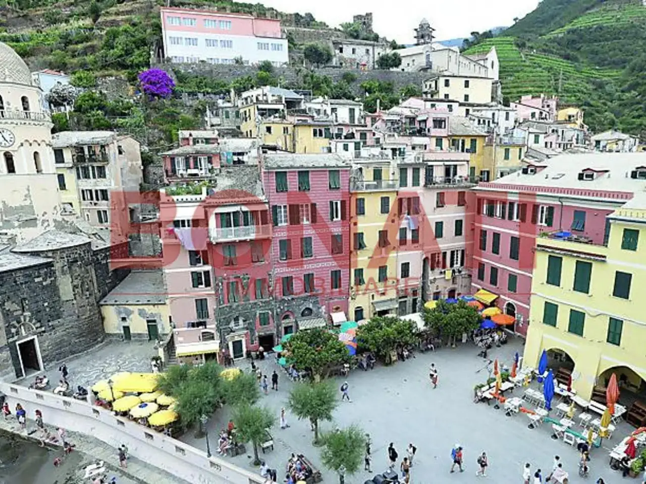 Abbigliamento in , Vernazza, {3} - Foto 2