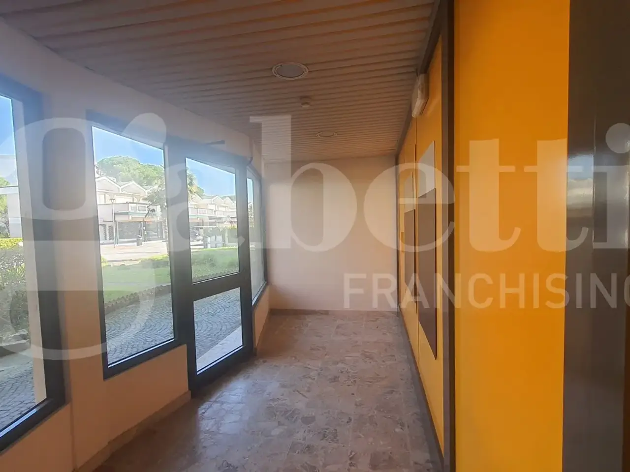 Negozio in Viale dei Ginepri 79, San Michele Al Tagliamento, {3} - Foto 2