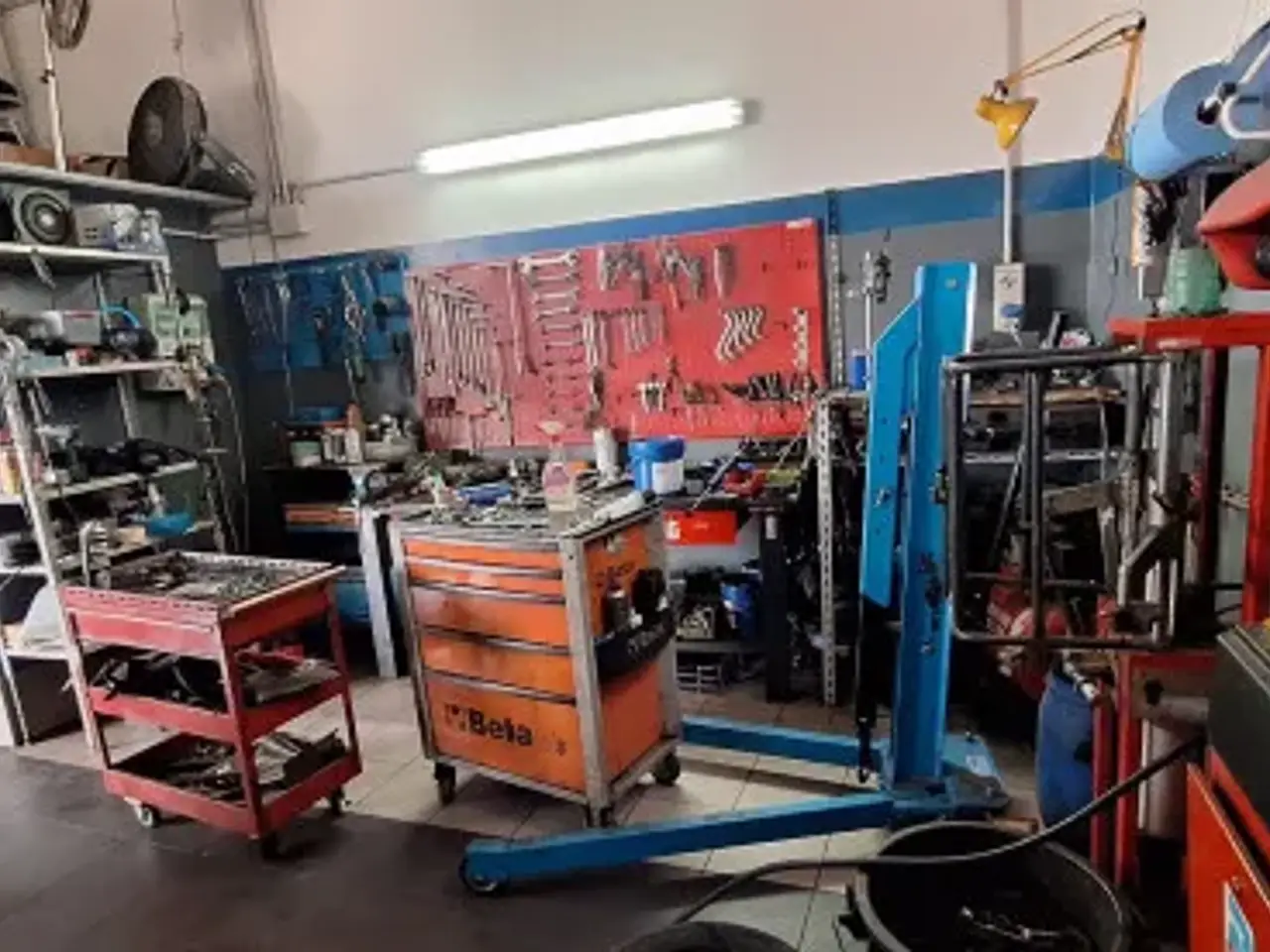 Carrozzeria in , Sant'Antonio Abate, {3} - Foto 1