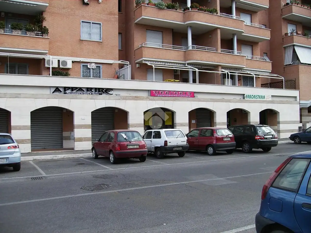 Negozio in Via Gioacchino Volpe 9, Roma, {3} - Foto 1