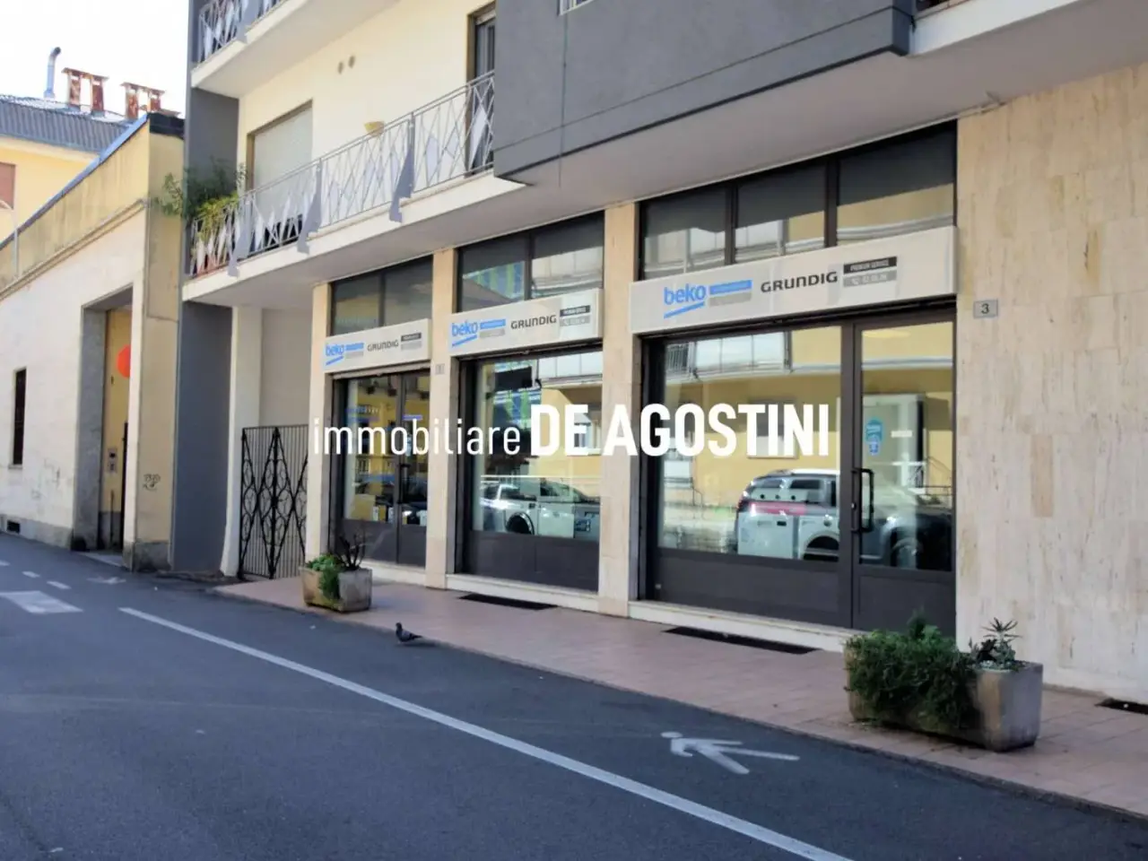 Locale commerciale in Via Giacomo Ponti 1, Arona, Novara, Arona, {3} - Foto 1