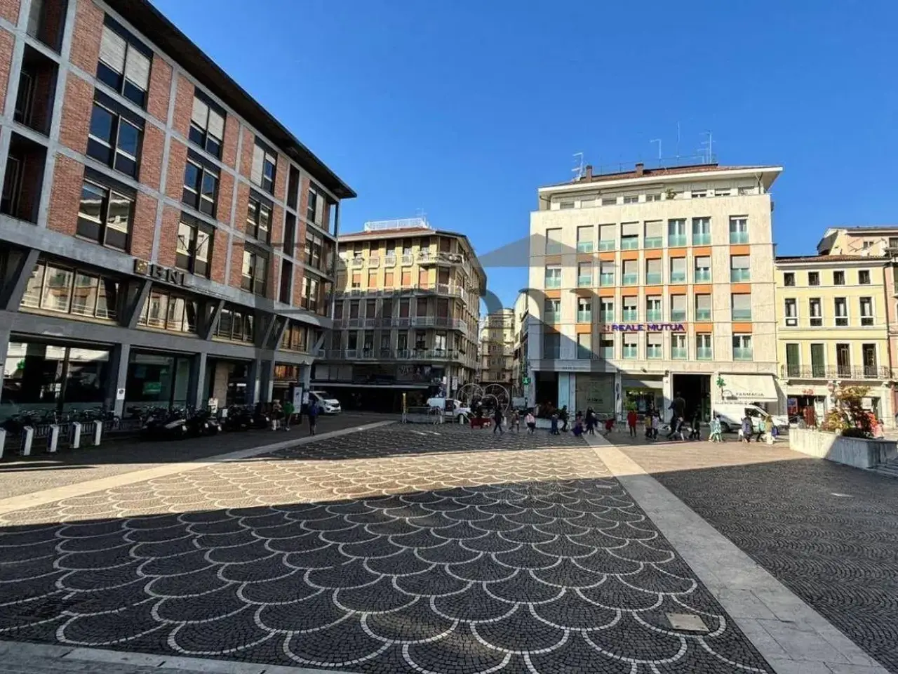 Negozio in Corso del Popolo 1, Treviso, {3} - Foto 1
