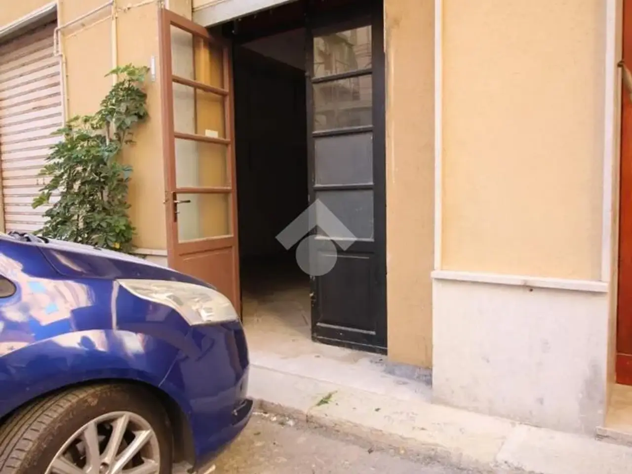Negozio in Locale Commerciale Via Magistrale 16, Trapani, {3} - Foto 1