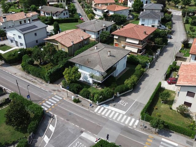 Villa in Via Giovanni Prati 10, Castelfranco Veneto - Foto 1