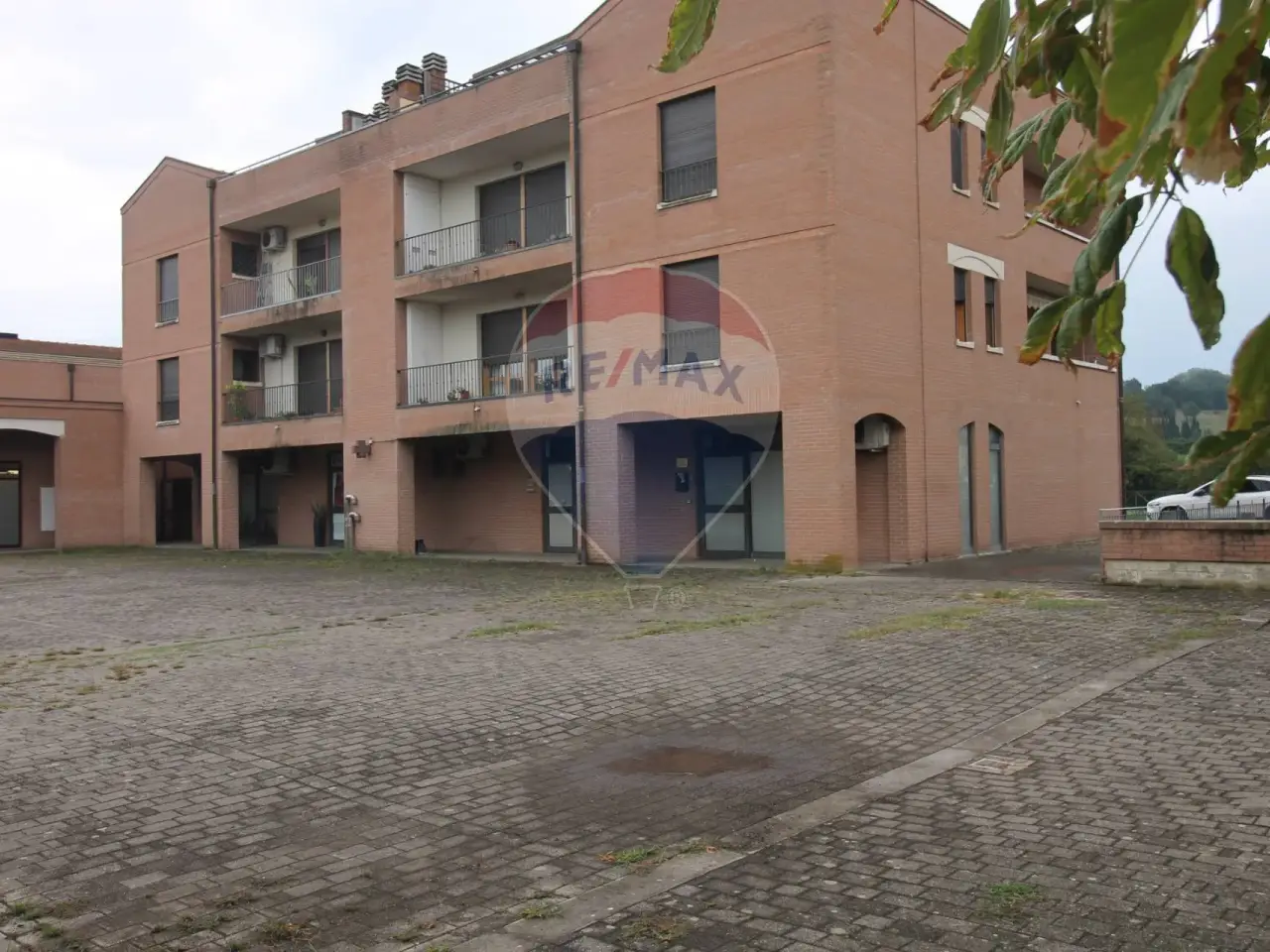 Negozio in Via Giotto 2, San Giovanni Valdarno, {3} - Foto 1