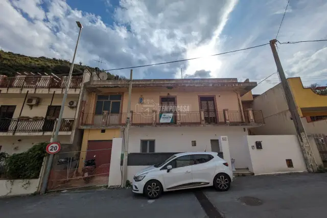 Apartament in Via Comunale  18, Messina - Photo 1