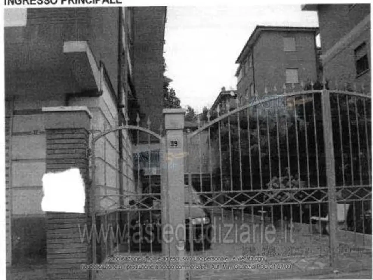 Garage in Viale Italia, 00041 Albano Laziale Rm, Italia 00041, Albano Laziale, {3} - Foto 1