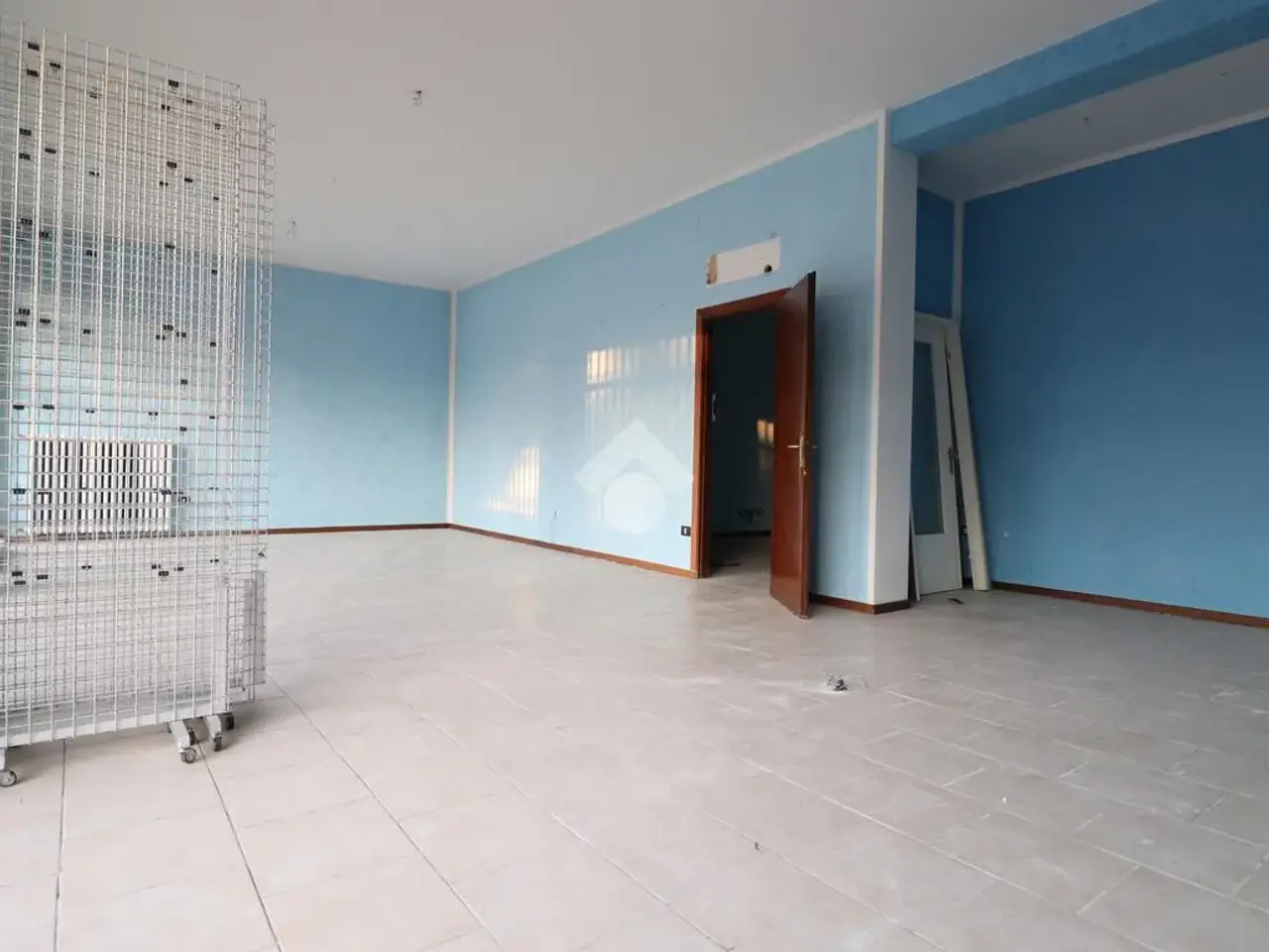 Negozio in Via Unione Europea 22, Marmirolo, {3} - Foto 1