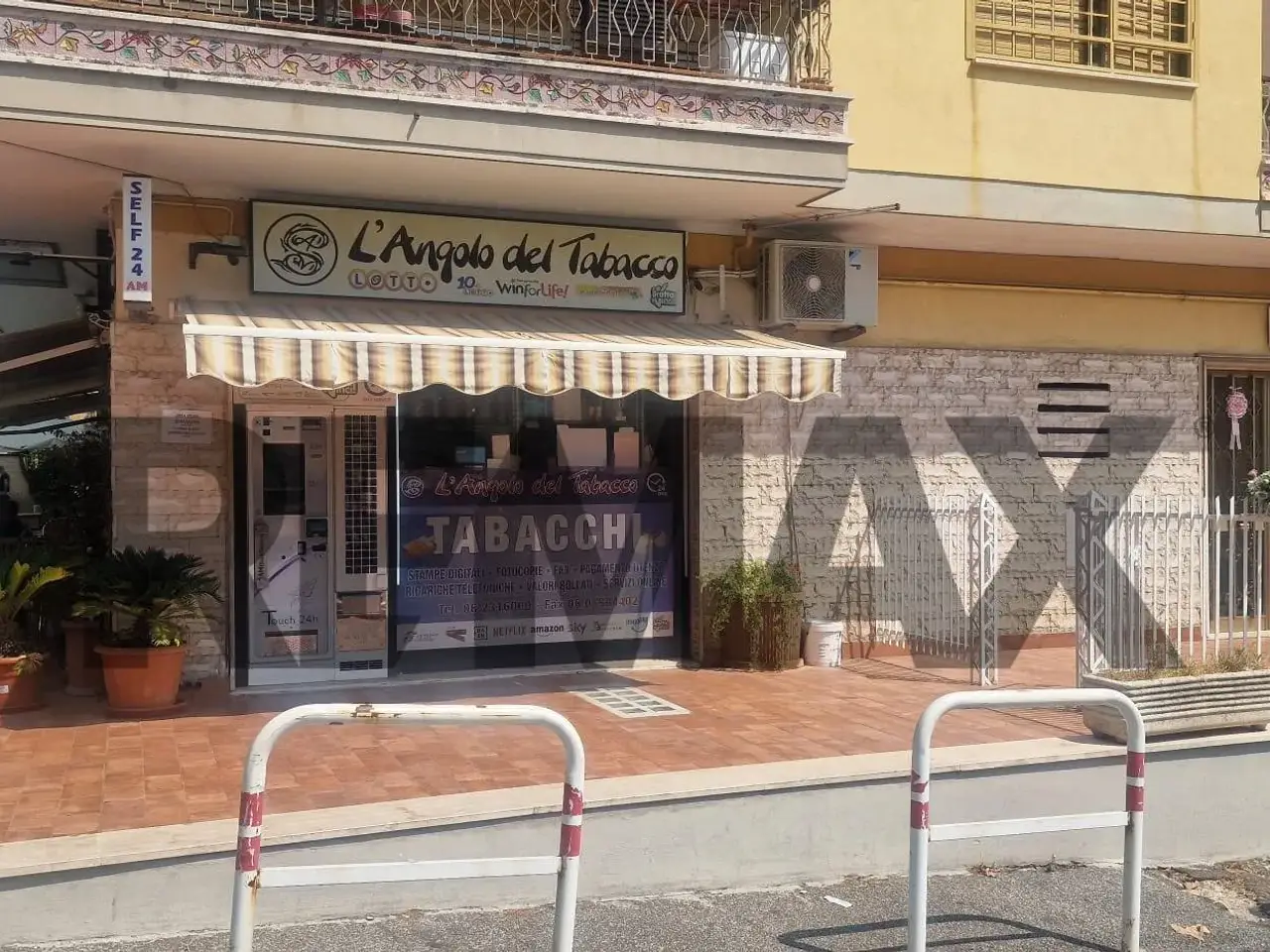 Esercizio commerciale in Via Luca Ghini 47, Roma, {3} - Foto 2