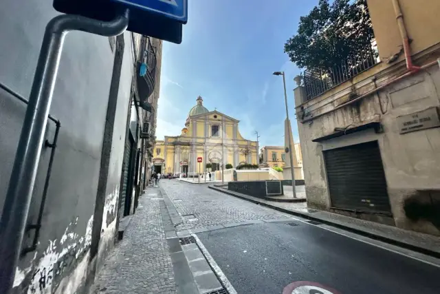 Negozio in Via Gennaro Serra 47, Napoli - Foto 1