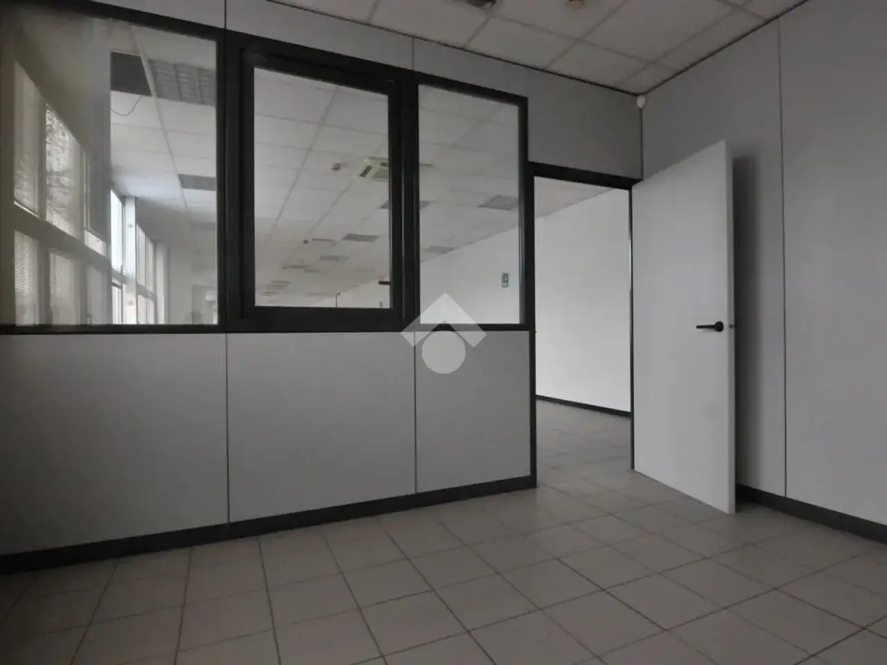 Ufficio in Via G. di Vittorio 21, Castel Maggiore, {3} - Foto 1