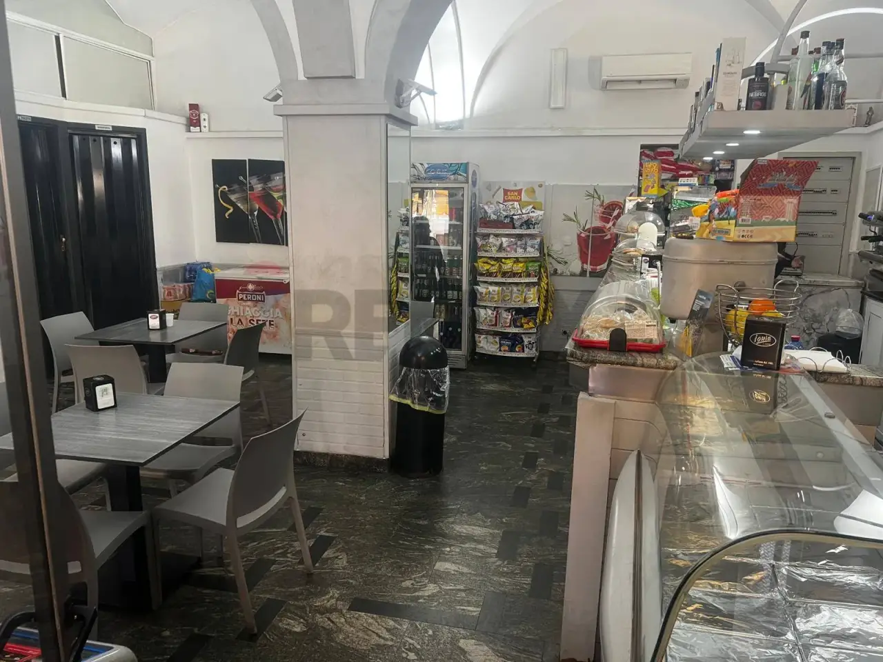 Esercizio commerciale in Piazza  Manganelli 46, Graniti, {3} - Foto 1