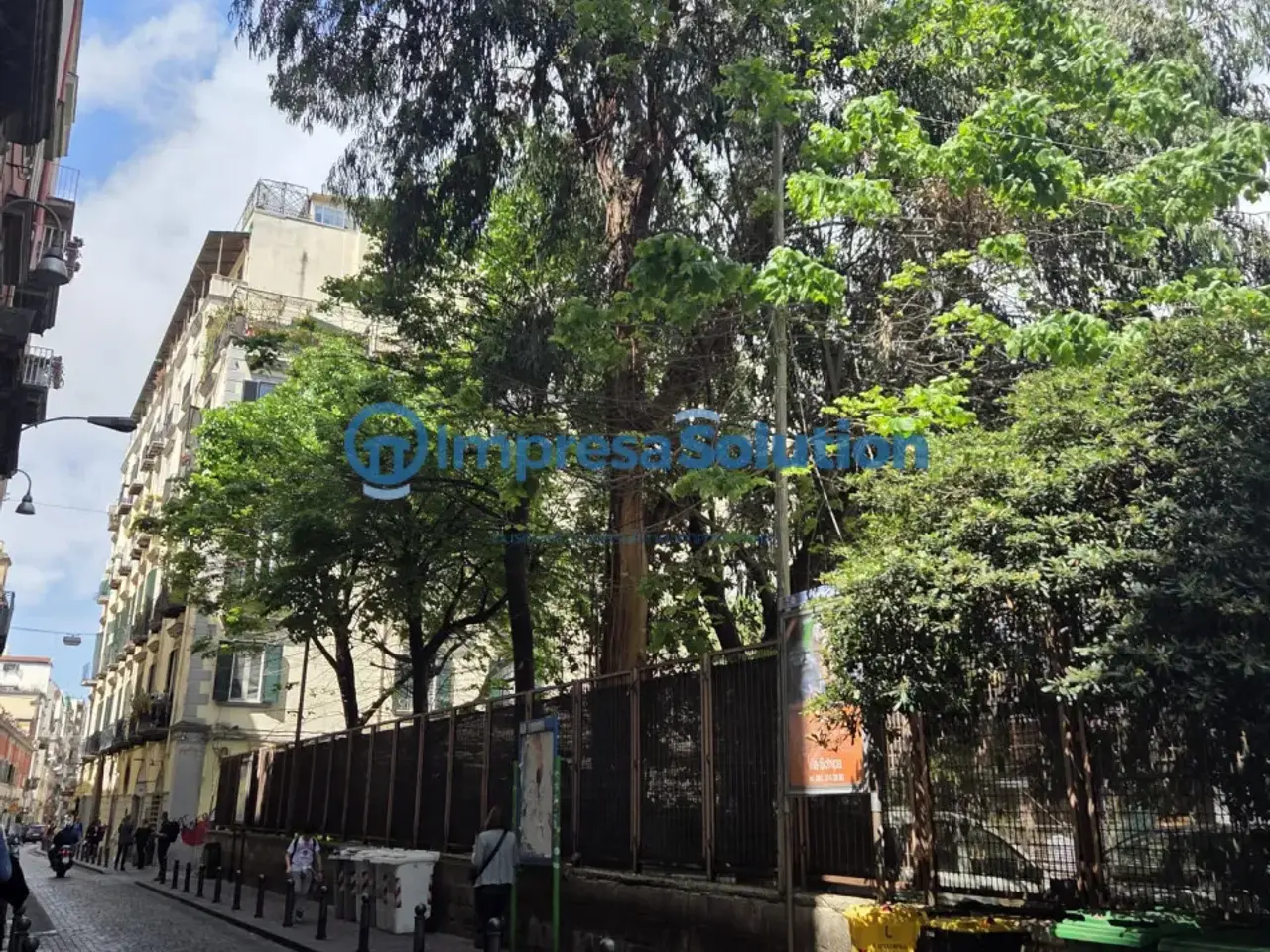 Esercizio commerciale in Via Giuseppe Ferrigni, Napoli, {3} - Foto 1