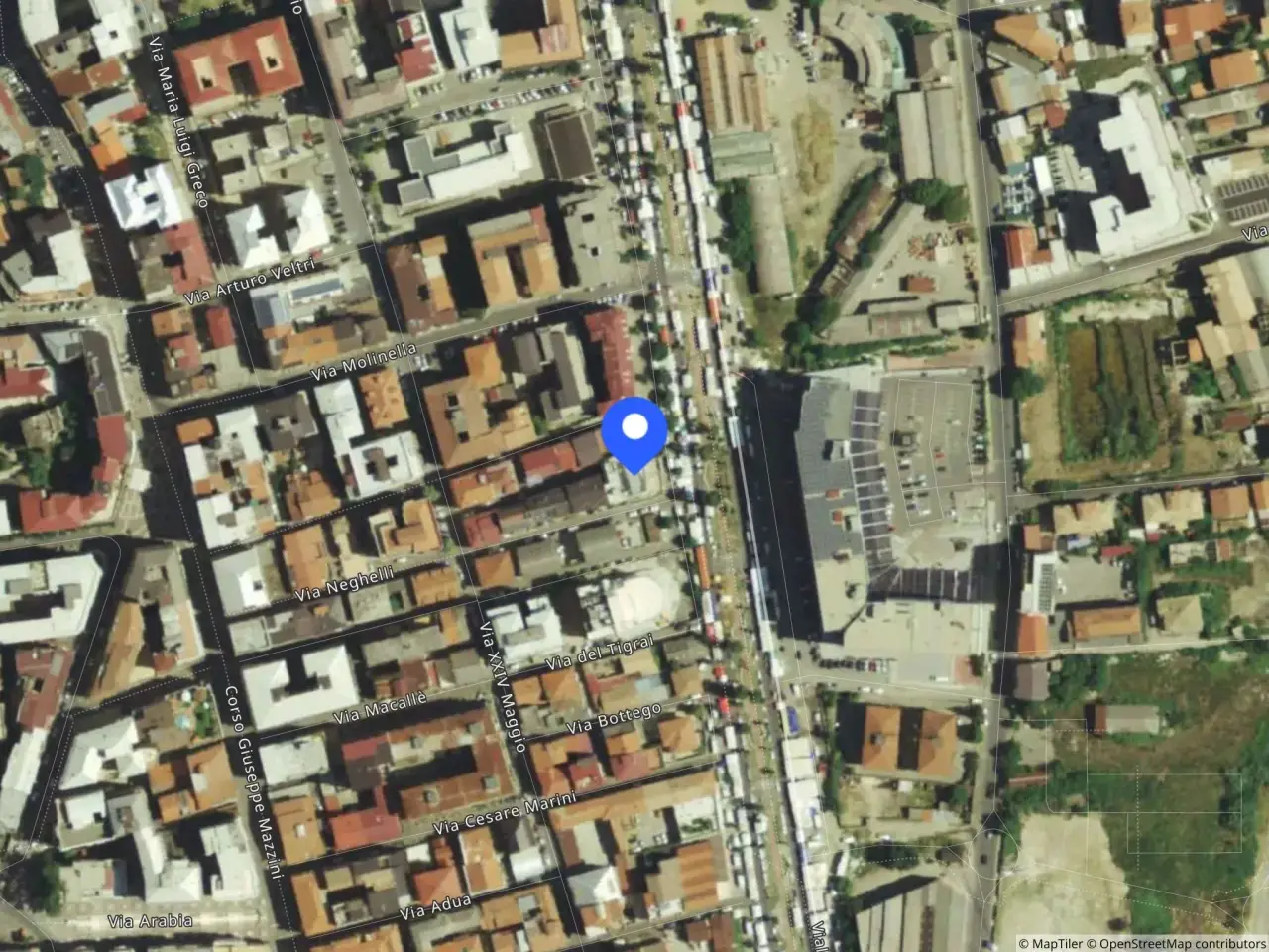 Negozio in Viale Mancini, 77 77, Cosenza, {3} - Foto 2