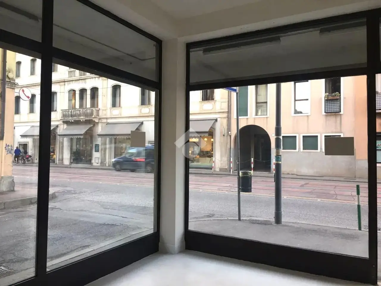 Negozio in Viale F. Cavallotti 1, Padova, {3} - Foto 1