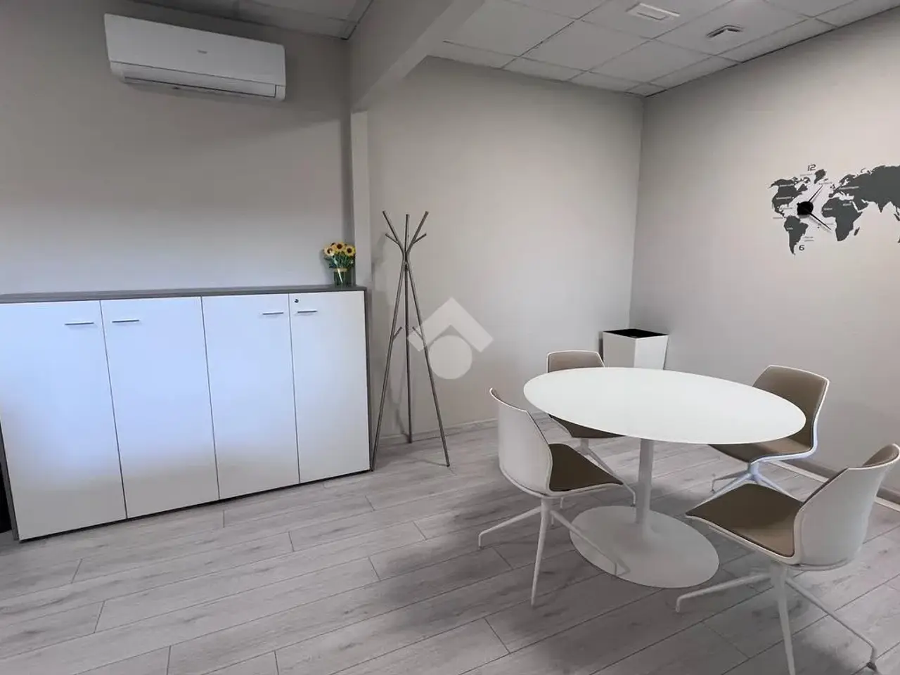 Ufficio in Via Trento E Trieste 96, Biassono, {3} - Foto 1