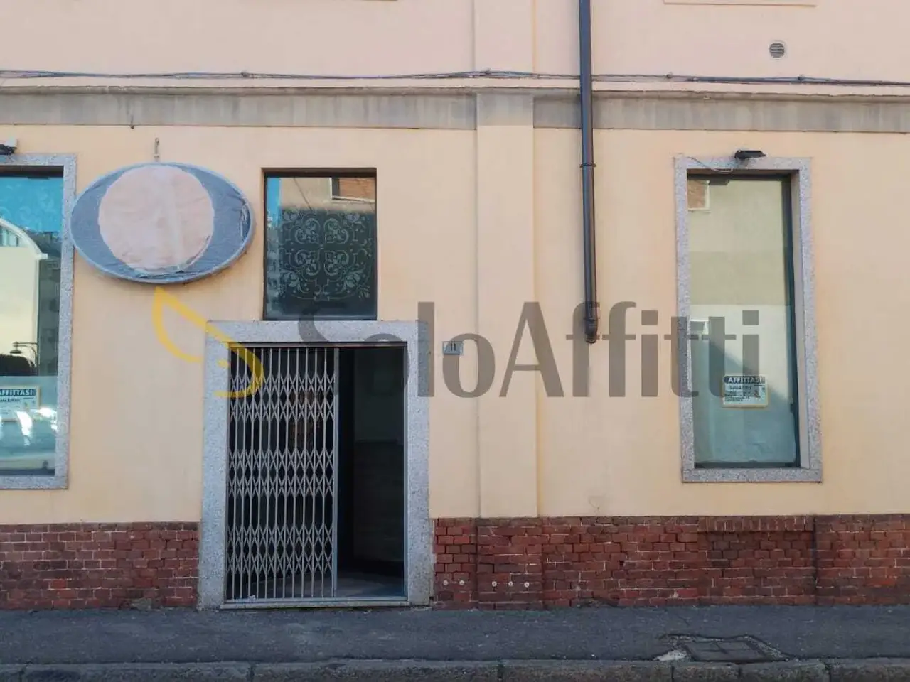 Negozio in Via dei Mille 11, Busto Arsizio, {3} - Foto 1