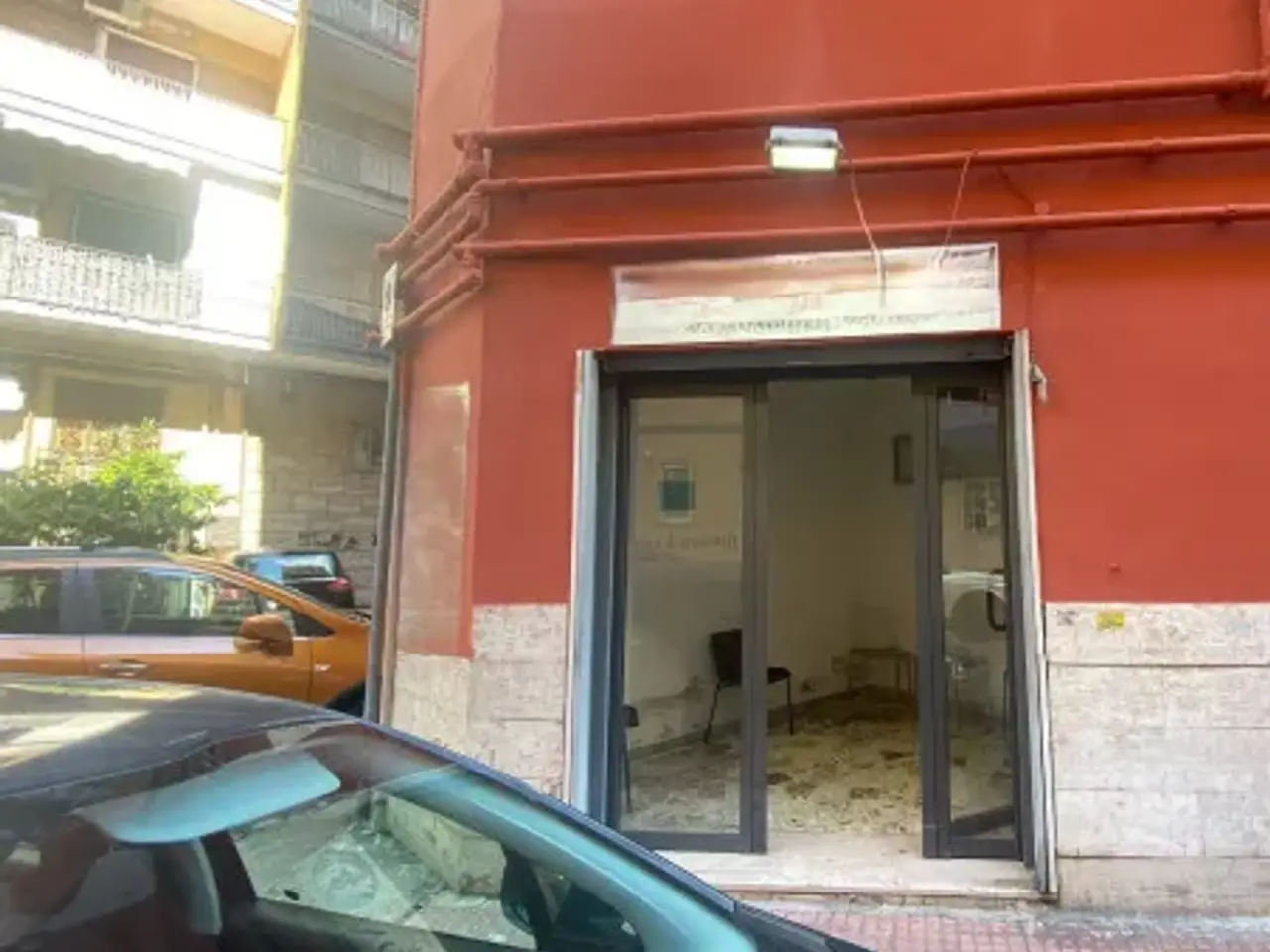 Negozio in Via Antonio E Luigi Sementini, Napoli, {3} - Foto 2
