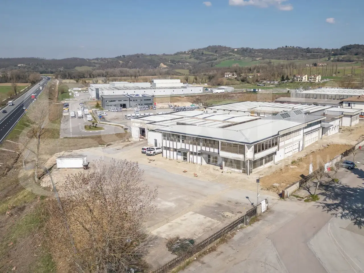 Capannone in Via dell'Industria 16, Montone, {3} - Foto 2