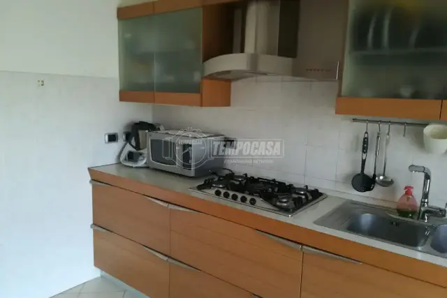 3-room flat in Via Kennedy, Bollate - Photo 1