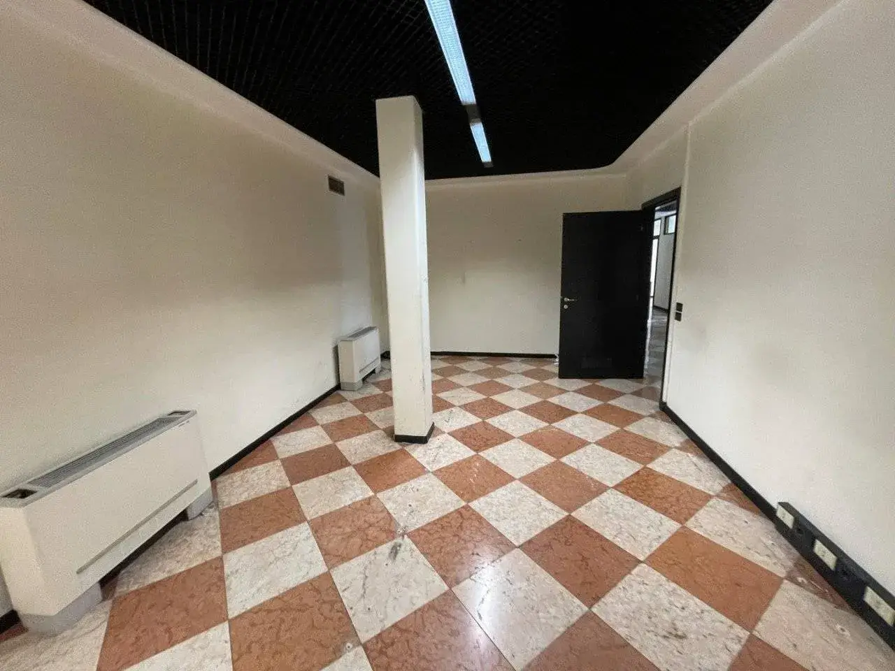 Locale commerciale in Viale Roma, Vicenza, {3} - Foto 1